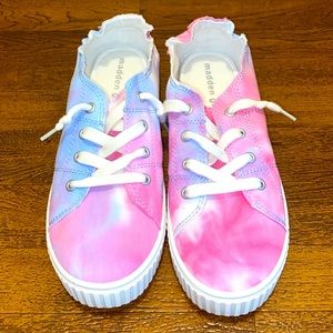 NWOT - Madden Girl Marisa Sneakers